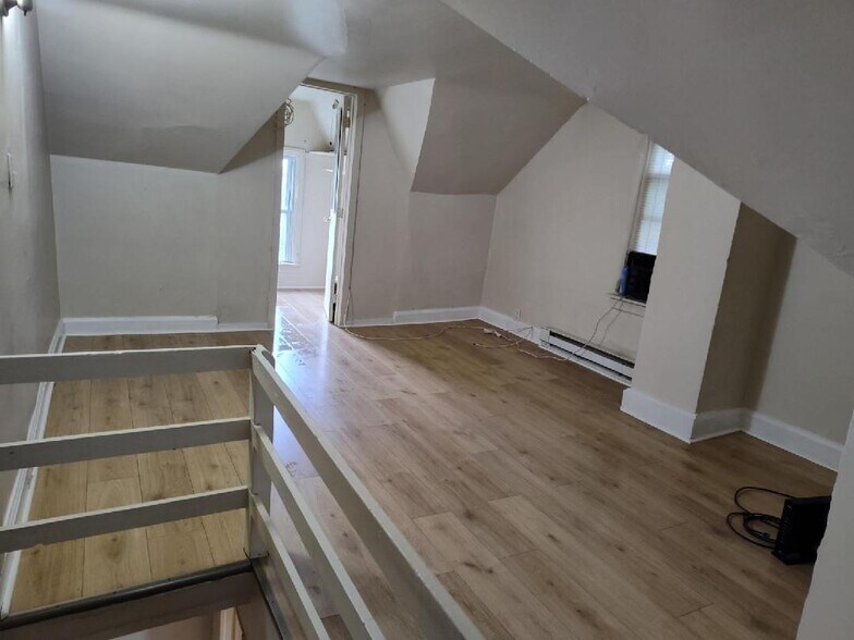 Bedroom 3 - 117 Walnut St