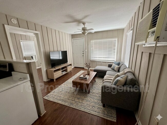 Building Photo - 5687 Akra Ave