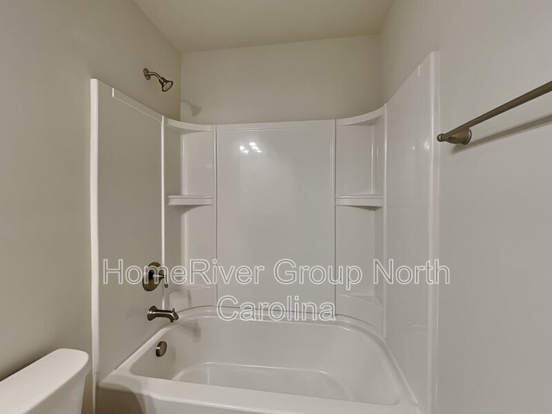 Building Photo - 509 Brier Crossings Loop