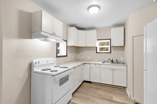 Building Photo - 708 2nd Ave