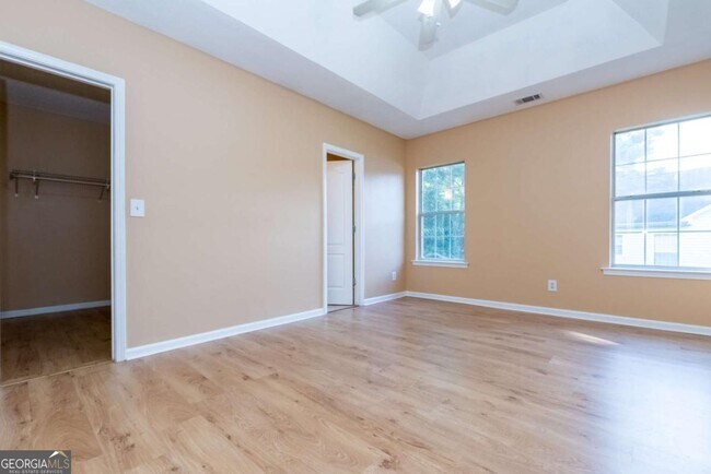 Building Photo - 235 Summer Hill Cir