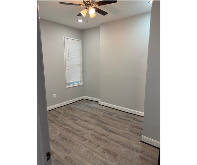 Building Photo - 615 N Rosedale-1C AVAILABLE $650 1C
