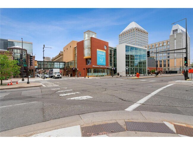 Building Photo - 488 Wabasha St N