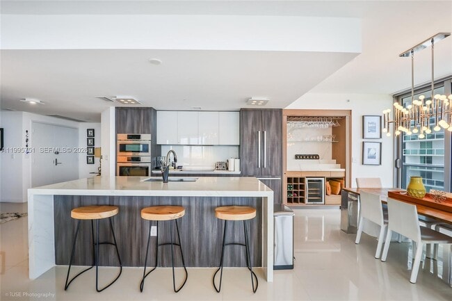 Building Photo - 488 NE 18th St