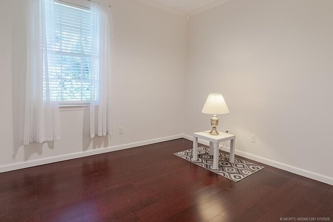 Building Photo - 1446 SE Tidewater Pl