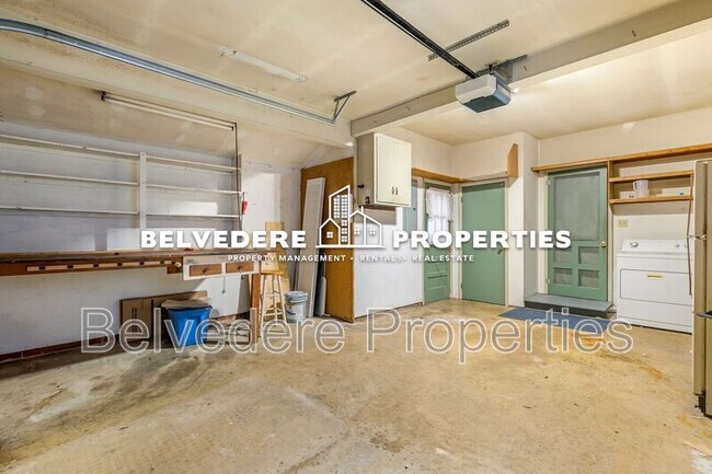 Building Photo - 4017 Wexford Dr