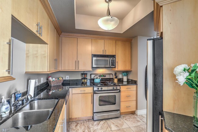 Building Photo - 260 E Flamingo Rd