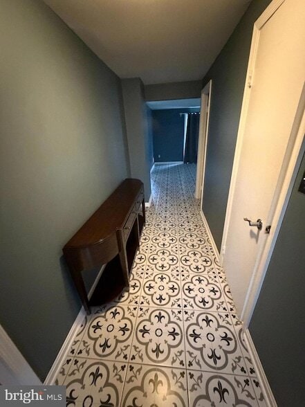 Building Photo - 7000 Old Cabin Ln