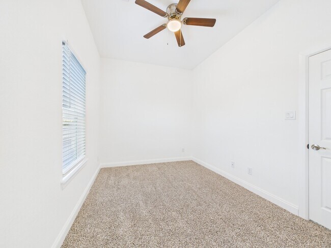 Building Photo - 4619 Stassen St