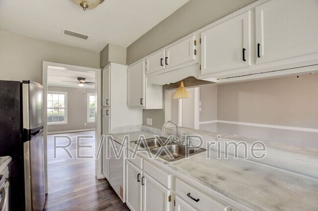 Building Photo - 5519 Baccalaureate Dr