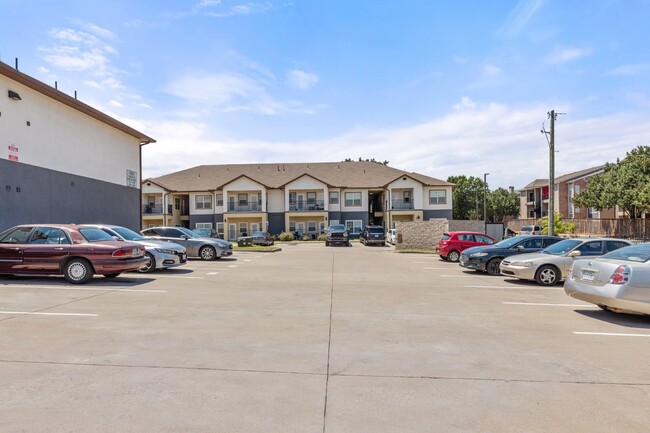 Building Photo - "Spacious 2-Bedroom Euless Retreat with Gr...