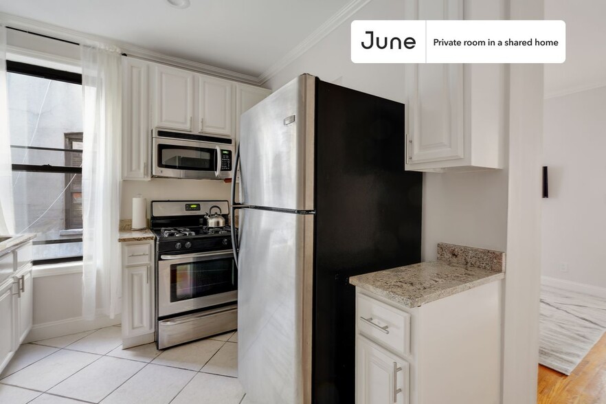Building Photo - Private bedroom in 4 bed/1 bath Home
