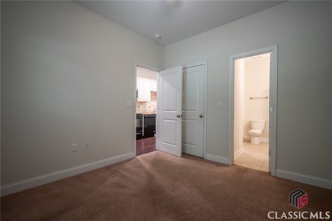 Building Photo - 1181 Binghampton Cir