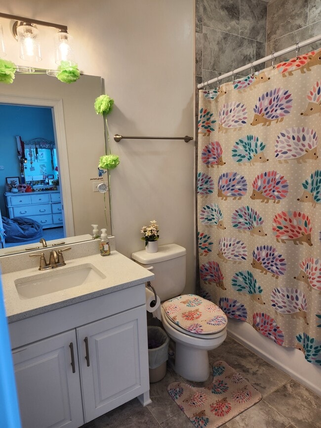 Building Photo - 5855 Vlg Rdg Wy