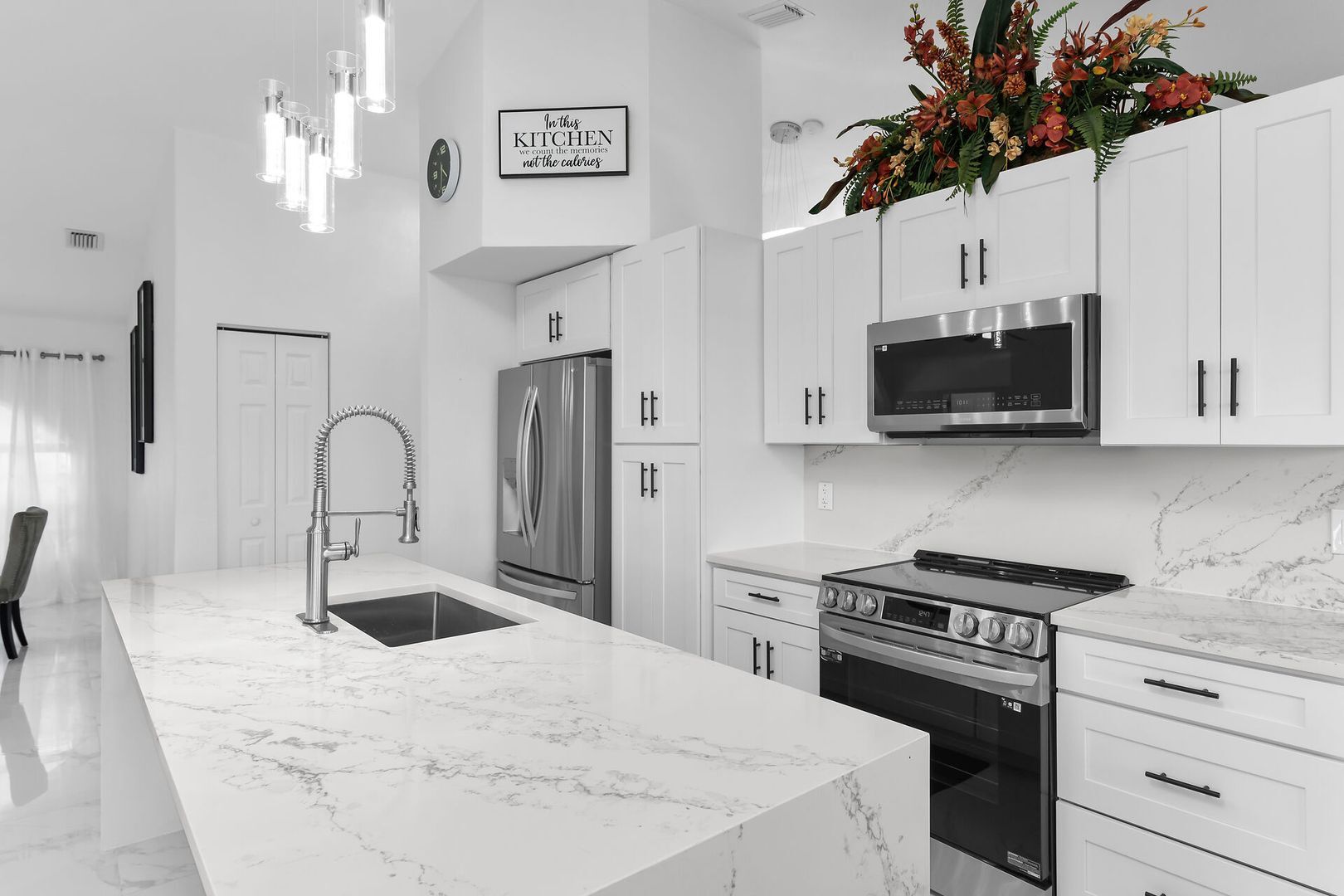 Building Photo - Coming in Sept ! Beautifully Furnished and  recently renovated home