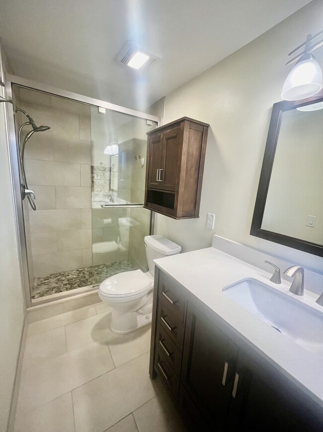 Building Photo - 5160 Orchard Crest