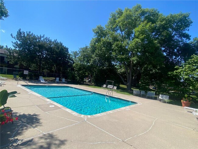 Building Photo - 7350 York Ave S