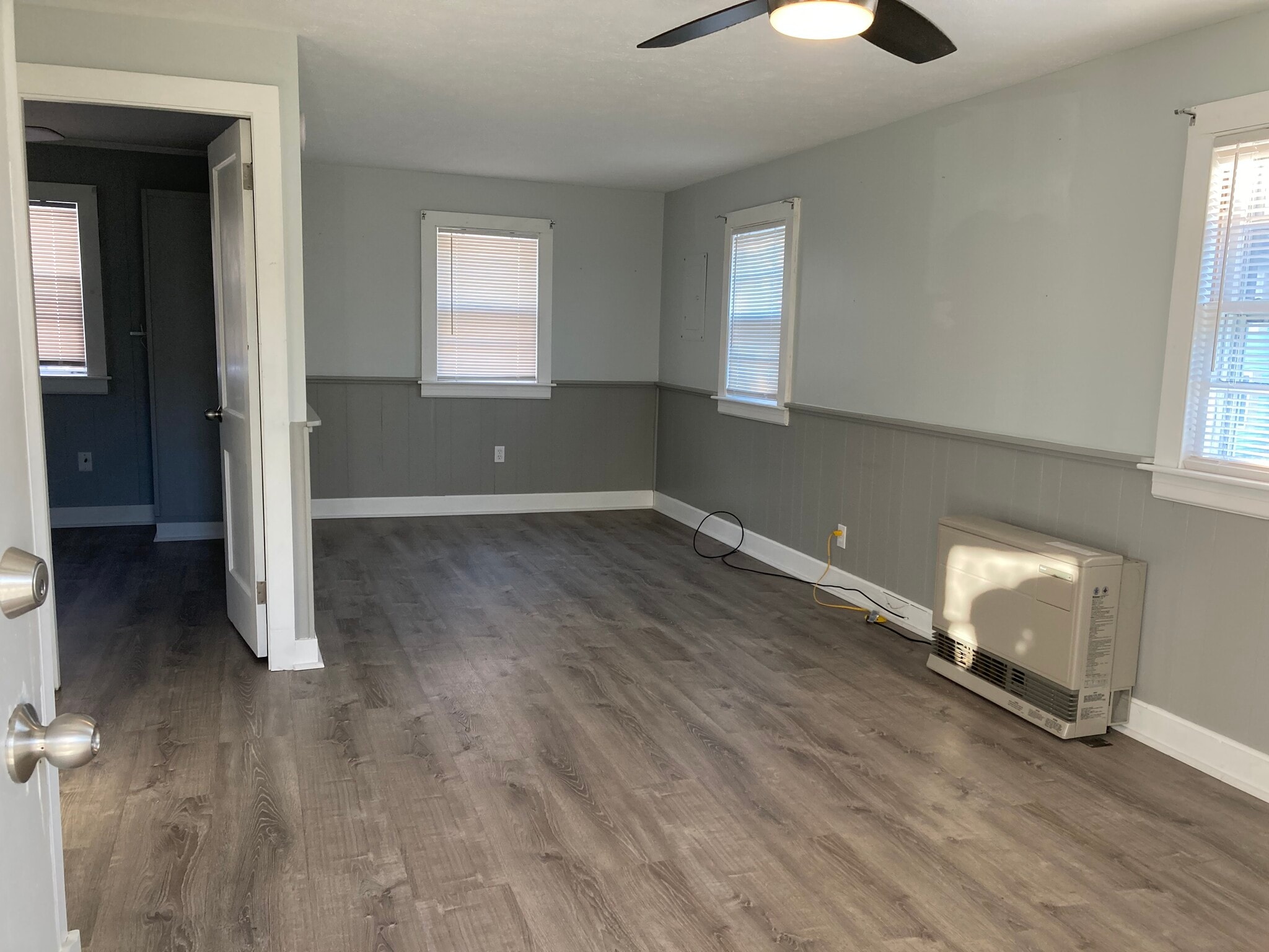 Building Photo - 31 W Old Orchard Ave