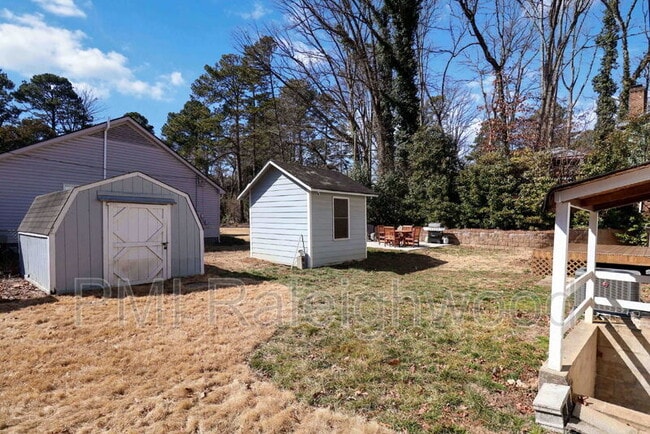 Building Photo - 322 E Millbrook Rd