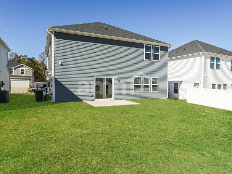 Building Photo - 782 Treeline Rd