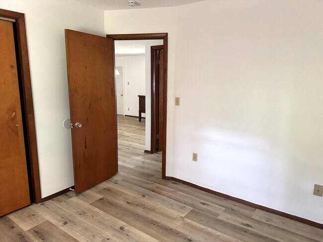 Building Photo - 6356 S Suncoast Blvd