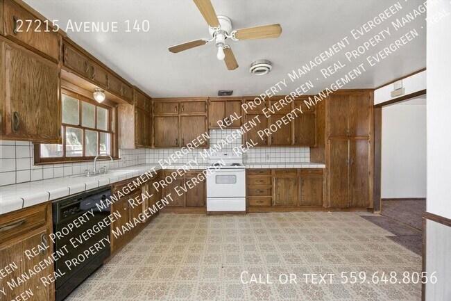 Building Photo - 27215 Ave 140
