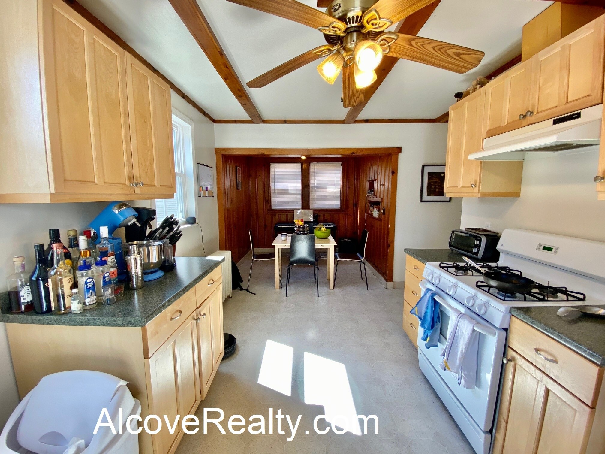 Building Photo - 95 Belmont St