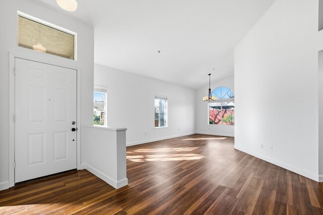 Building Photo - Desirable North Napa 3 Bed Single-Family Home