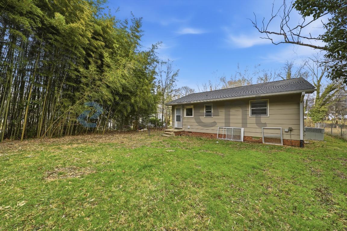 Building Photo - 1108 Walnut St