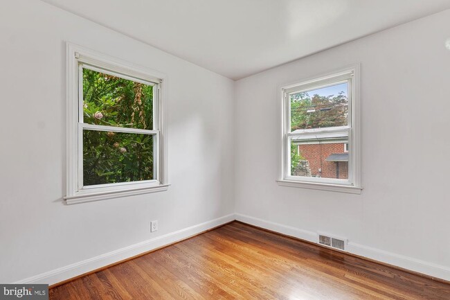 Building Photo - 6233 Woodcrest Ave