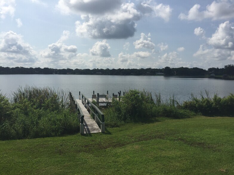 Building Photo - 2885 S Osceola Ave