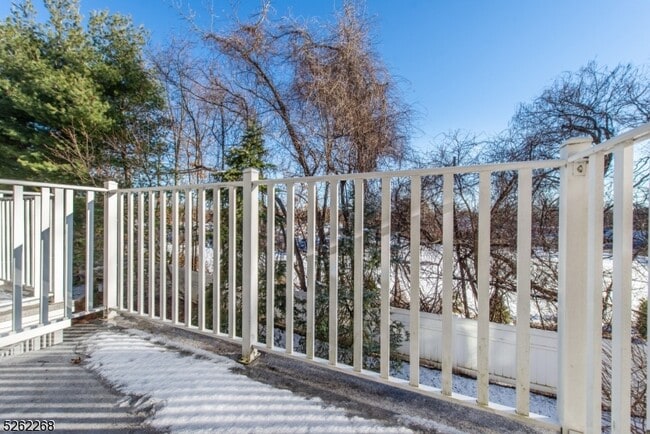 Building Photo - 228 Riverwalk Way