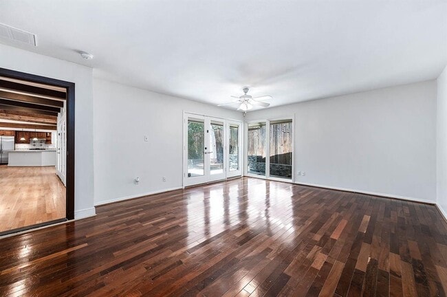 Building Photo - 6825 Bellgreen Dr