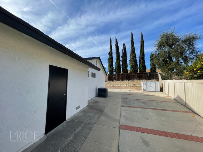 Building Photo - Gorgeous Rancho Cucamonga Home