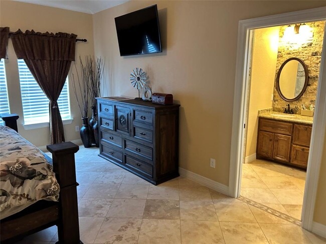 Building Photo - 6814 Millstone Dr