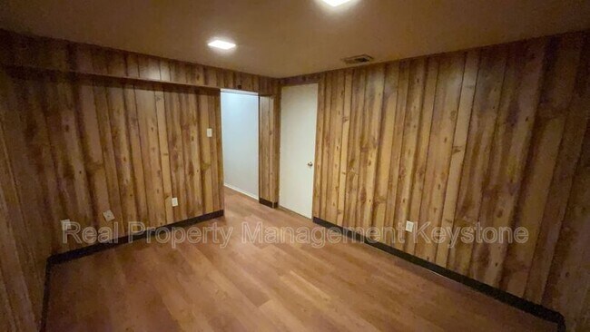 Building Photo - 176 Russets Cir