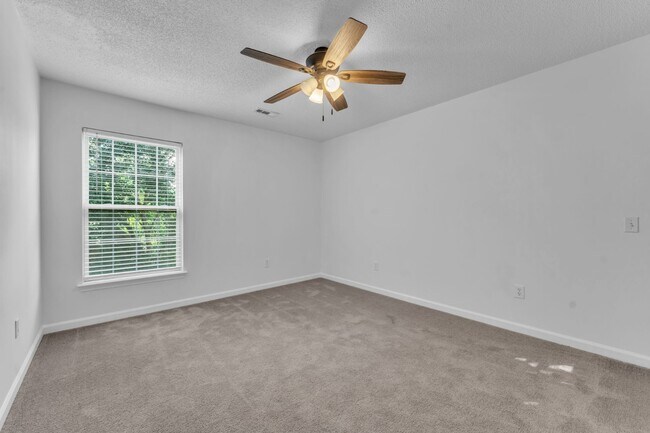 Building Photo - 21 Glencove Ct