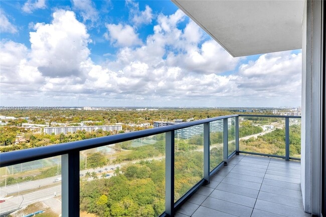 Building Photo - 16385 Biscayne Blvd