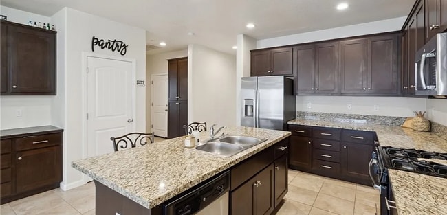 Building Photo - REDUCED!!! Lovely 3 Bedroom, 2 Bath Home For Rent