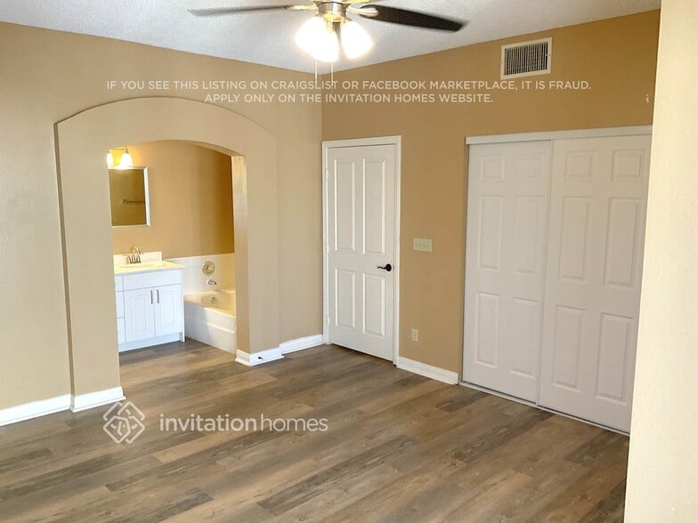 Building Photo - 2916 Sterling Silver St
