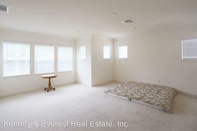 Building Photo - 3 br, 3.5 bath House - 11 West Barberry Place