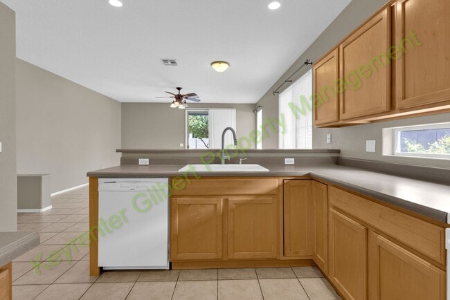 Building Photo - Lovely 3 bed/2 bath Gilbert Home in Higley Groves