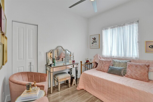 Building Photo - 4234 N Dixie Hwy