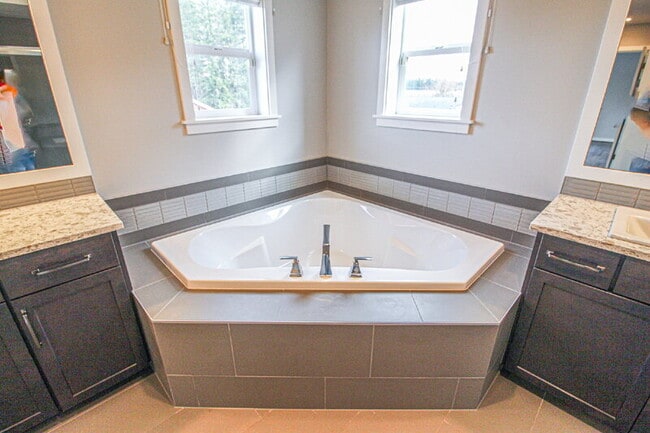 Building Photo - 1418 184th Pl SE