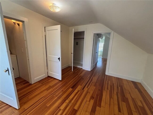 Building Photo - 712 Hope St