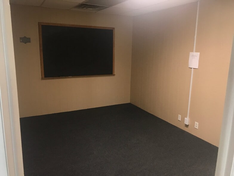 Building Photo - 139 Stonecreek Rd NW