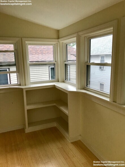 Building Photo - 55 Moreland St