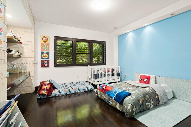 Building Photo - 2 SW 24th Rd