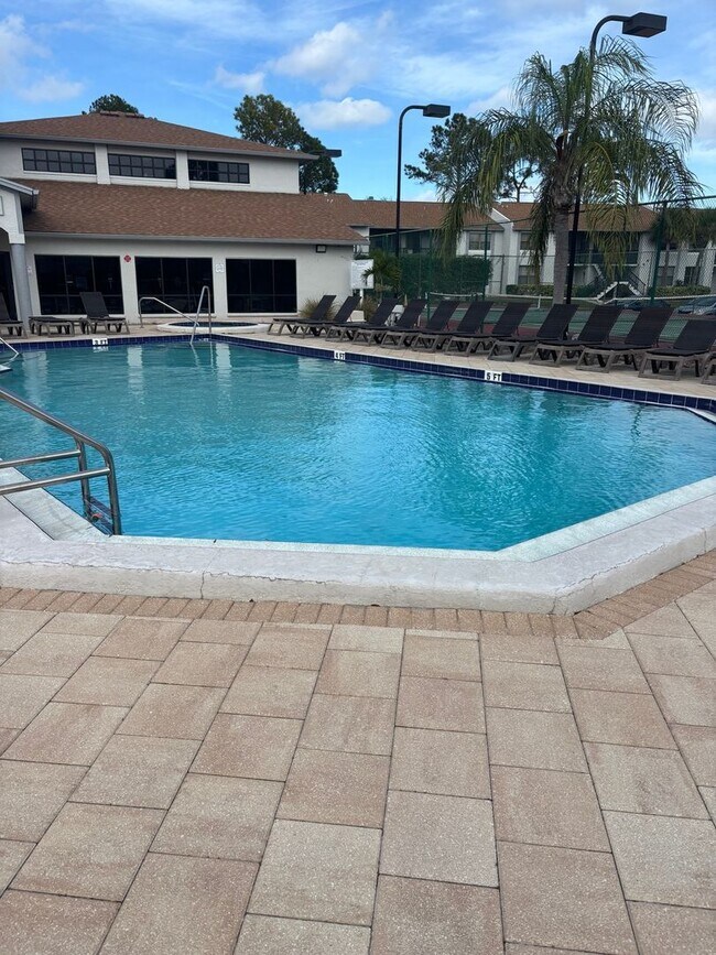 Building Photo - 1967 Cormorant Ct