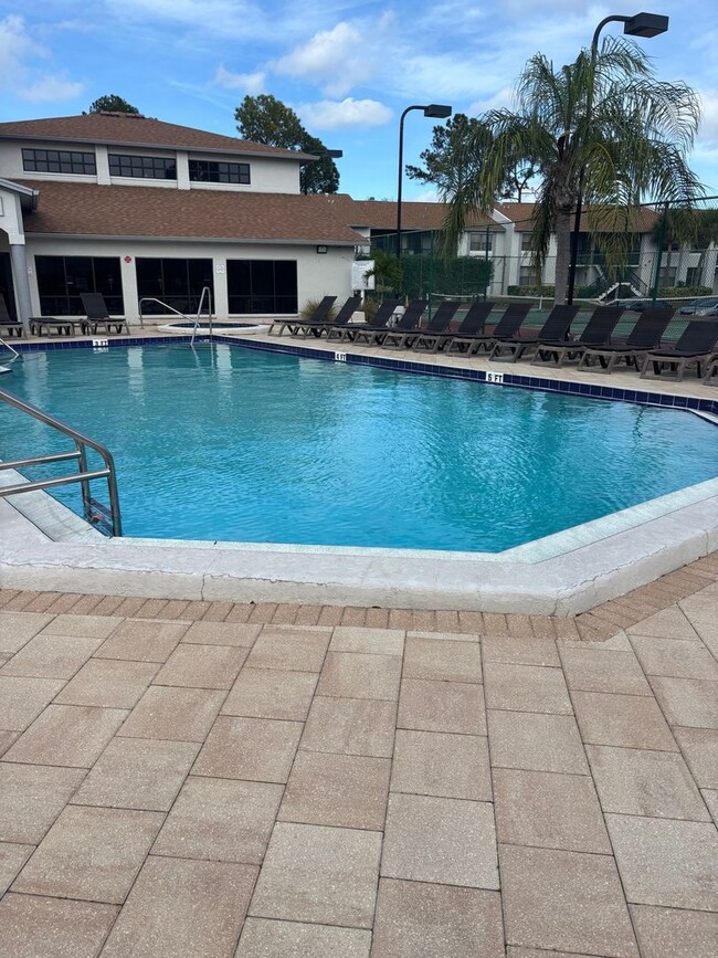 Building Photo - Charming 2BR Condo in Clearwater